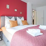 Golden Design Apartment, Zentral, Familie Und Business, 1000 Mbit Apartament Duisburg